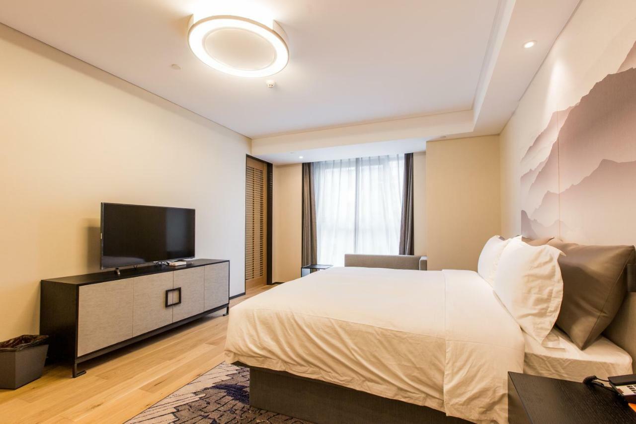 Howard Johnson By Wyndham Life Zhuoyuan Ningbo Dış mekan fotoğraf